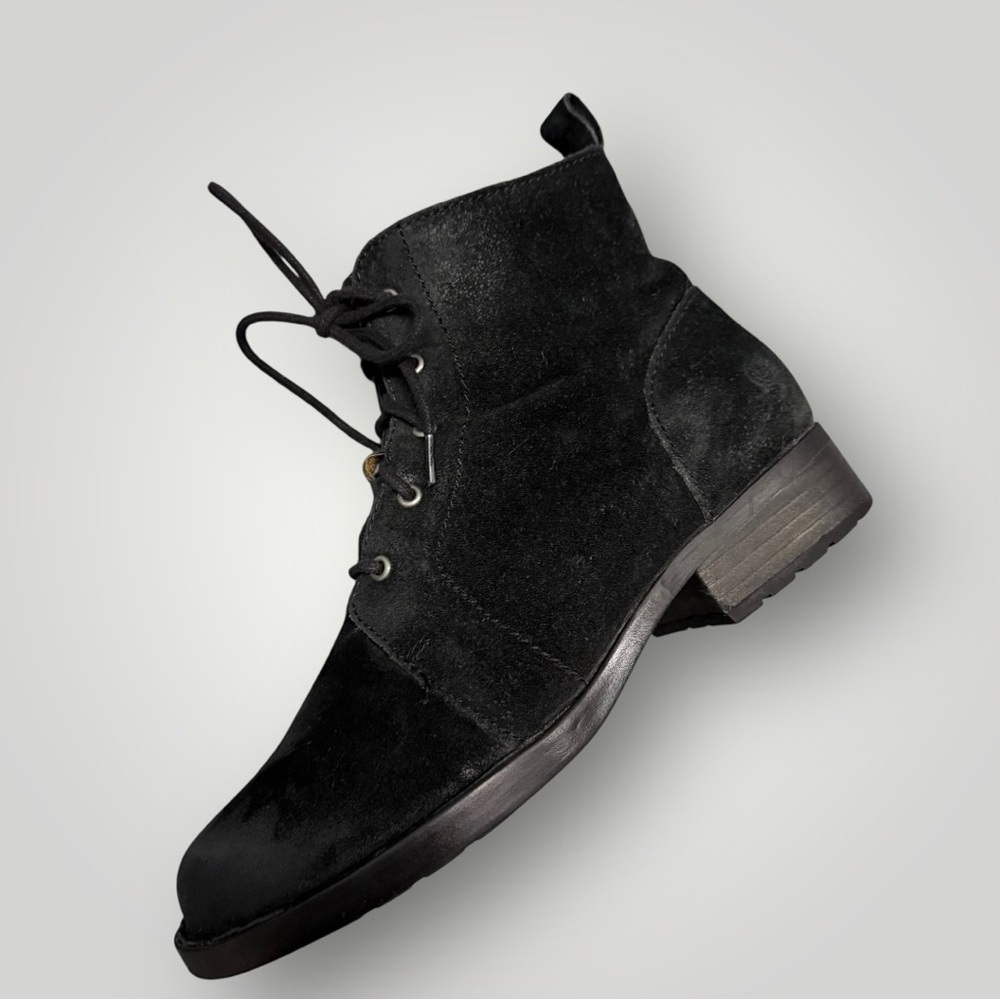 BORN Lace Up Suede Booties Sz 7 Black